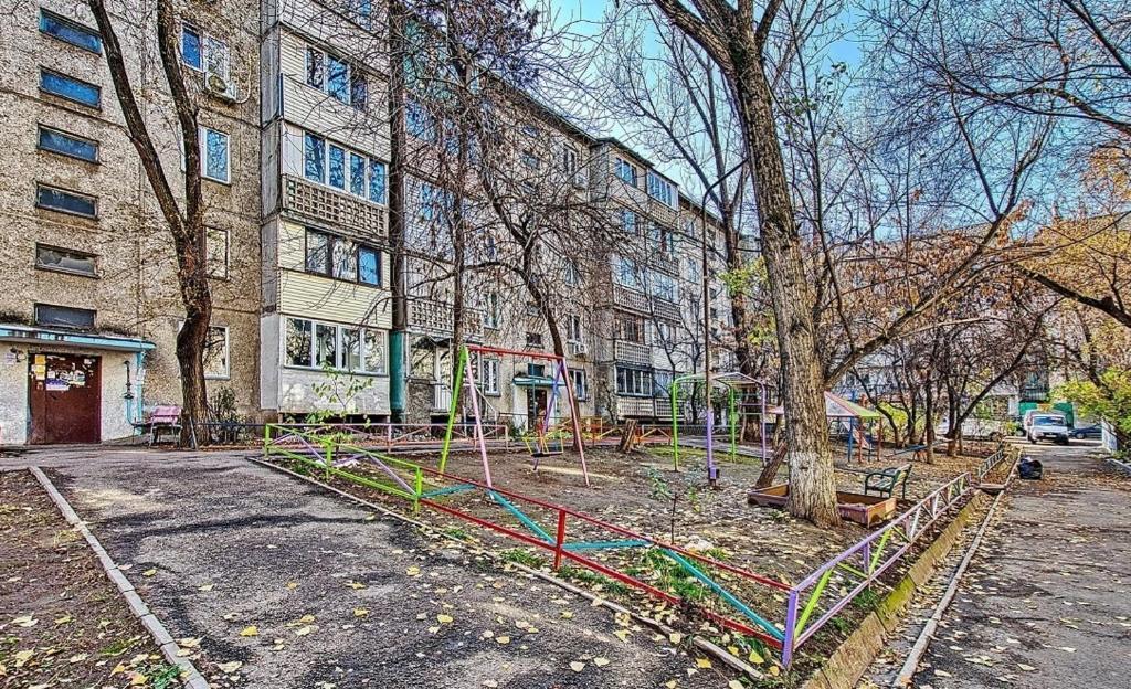 Апартаменты На Улице Клочкова, 128 アルマトイ エクステリア 写真